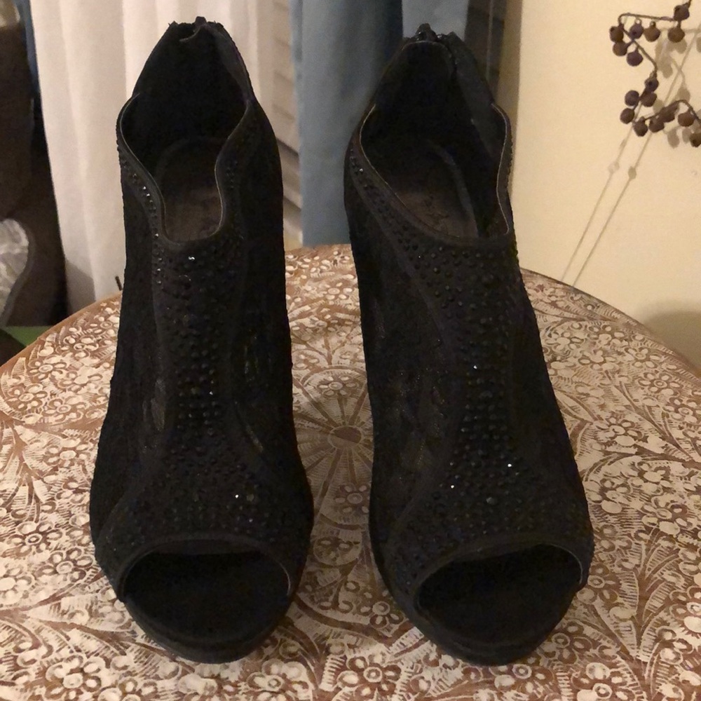 Coach and Four size 9 heels